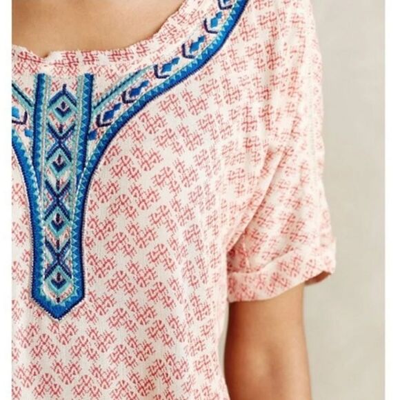 Anthropologie Embroidered Split Back IKAT embroidered Short Sleeve Tunic Top M - Picture 3 of 16